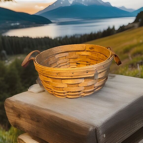 Longaberger Basket Handwoven In Dresden, Ohio USA 1994 Round Leather Handles - Picture 1 of 6
